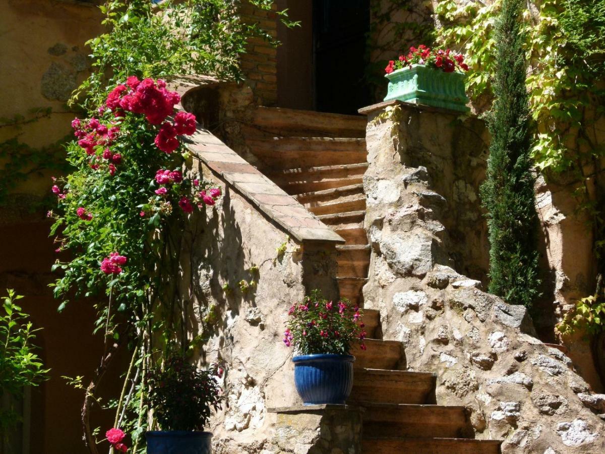 Le Bastidon Saint-michel Couette-café 3*